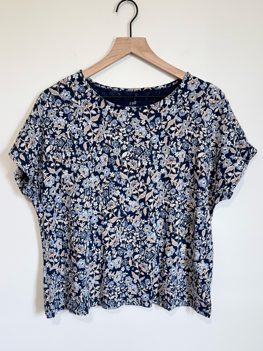 J Jill Luxe Supima Relaxed Tee Size MP Boxy Floral Soft Cotton Blend Summer